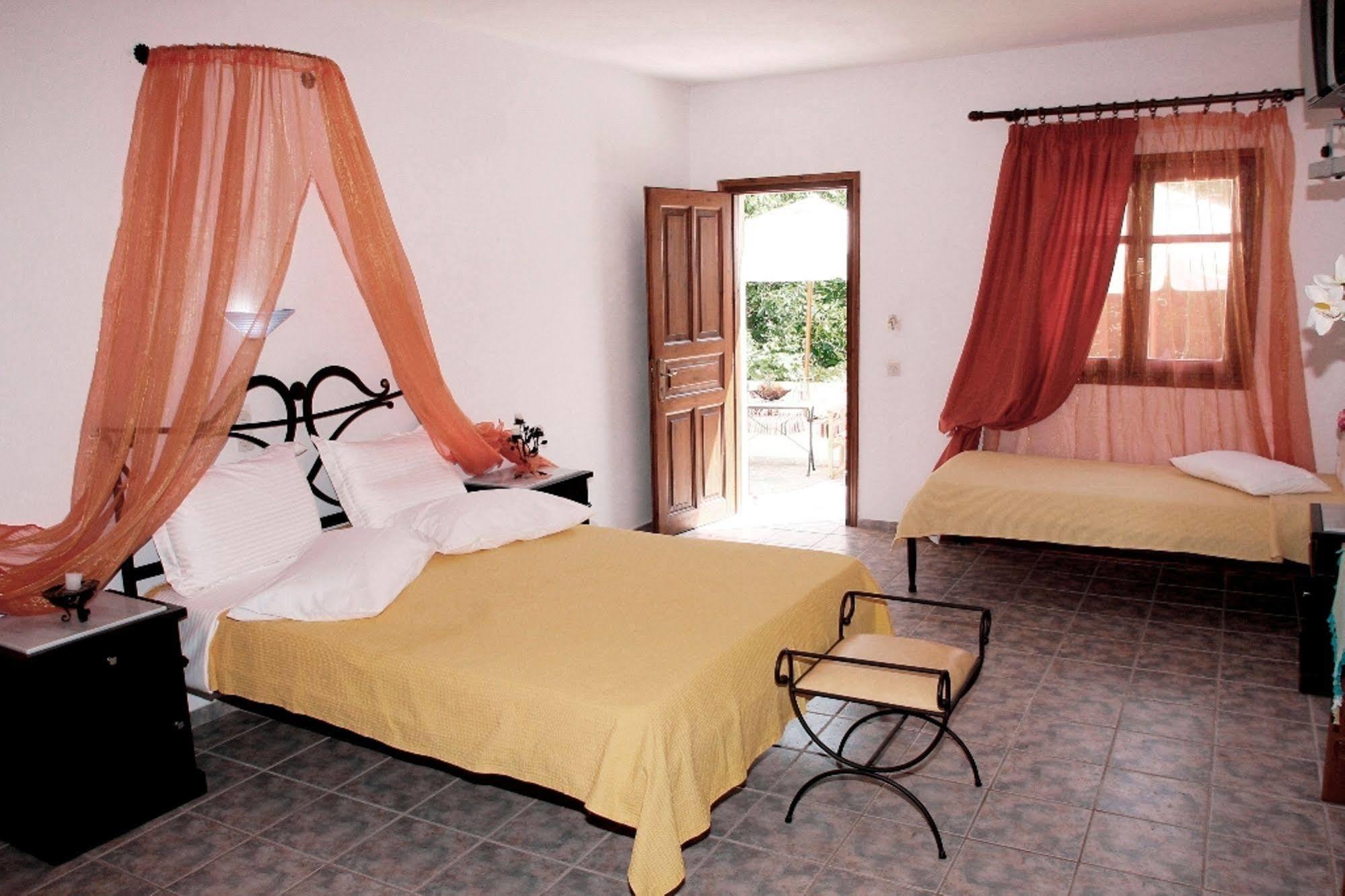 Artemis Bungalows Stafylos Esterno foto